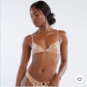 Savage fenty triangle lace bralette